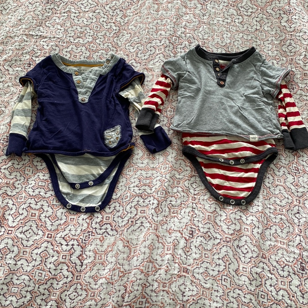Burt’s Bees Baby onesies - Picture 1 of 5
